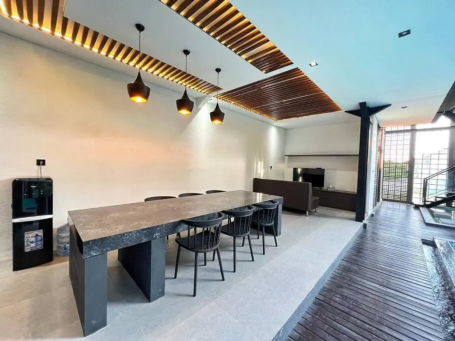 Brand New Shinta Villa Uluwatu
